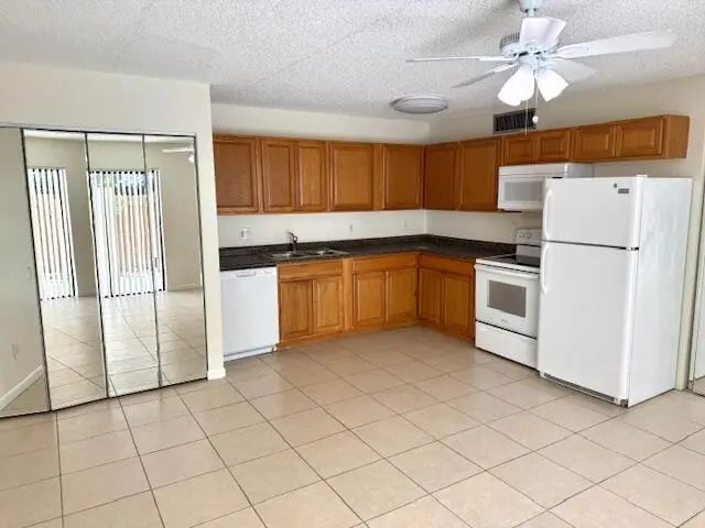 5 of 20 - 637 Executive Center Drive #n105, West Palm Beach, FL