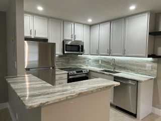 Photo of Listing #B26005547