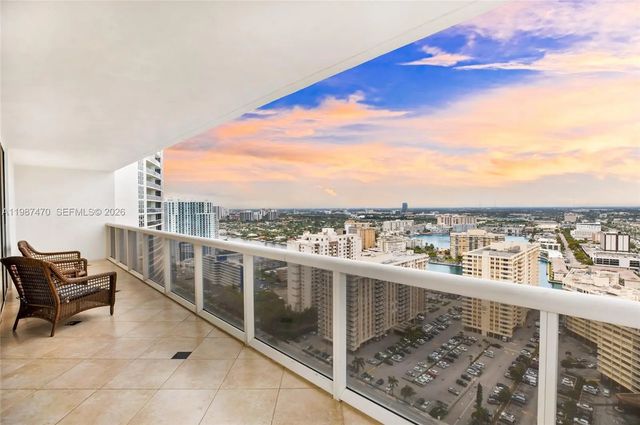 3 of 11 - 1830 S Ocean Drive #2808, Hallandale Beach, FL