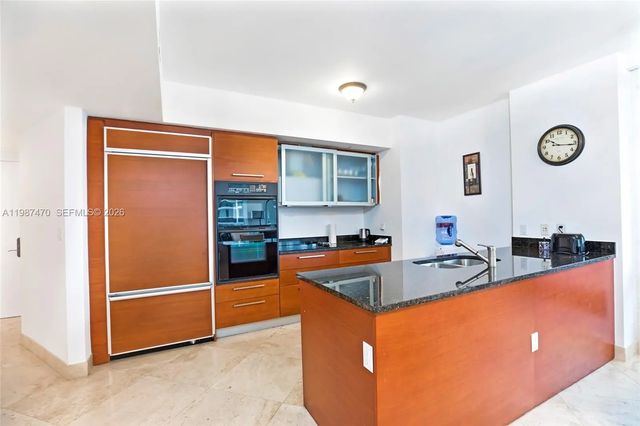 4 of 11 - 1830 S Ocean Drive #2808, Hallandale Beach, FL
