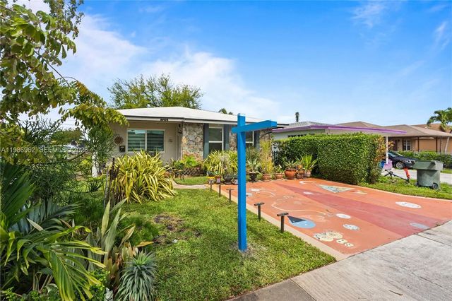 2 of 31 - 720 Nw 4th Street, Hallandale Beach, FL