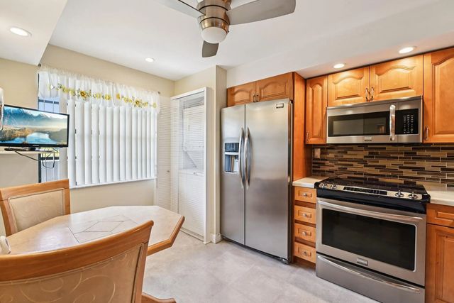 1101 Colony Point Circle #404, Pembroke Pines