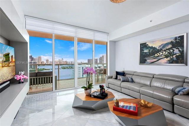 4 of 40 - 3330 Ne 190th Street #1715, Aventura, FL