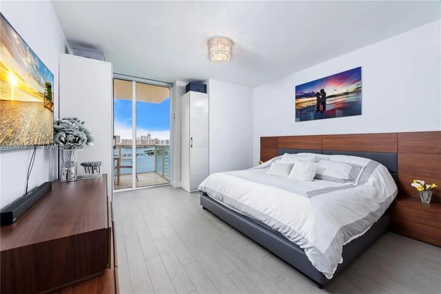 5 of 40 - 3330 Ne 190th Street #1715, Aventura, FL