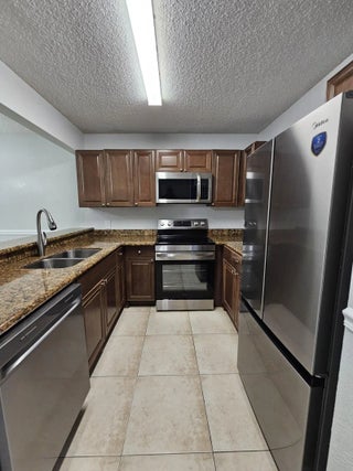 Photo of Listing #B26005594