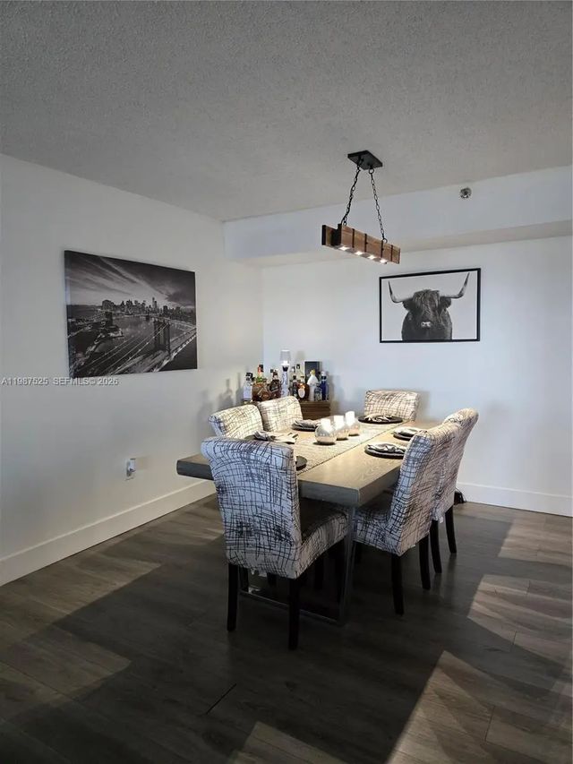 4 of 31 - 900 Ne 195th Street #709, Miami, FL