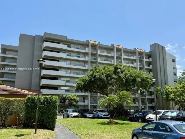 3910 Inverrary Boulevard #407-b, Lauderhill