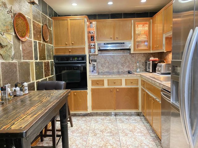 3 of 31 - 400 Kings Point Drive #1423, Sunny Isles Beach, FL