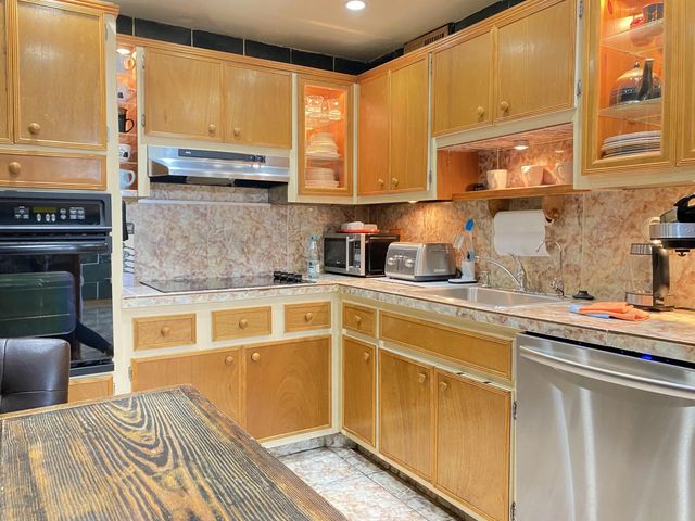 5 of 31 - 400 Kings Point Drive #1423, Sunny Isles Beach, FL