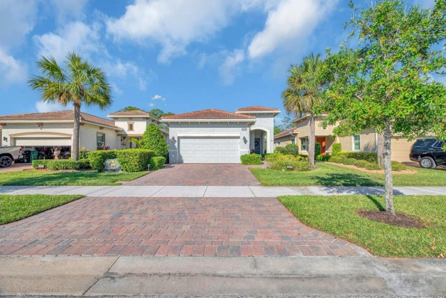 Photo of Listing #B26008094