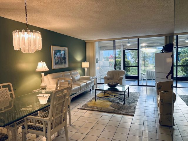 3 of 17 - 4387 Trevi Court, Greenacres, FL