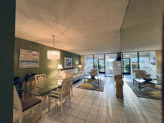 5 of 17 - 4387 Trevi Court, Greenacres, FL