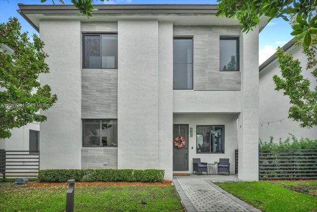 2 of 49 - 4346 Nw 81st Avenue, Doral, FL