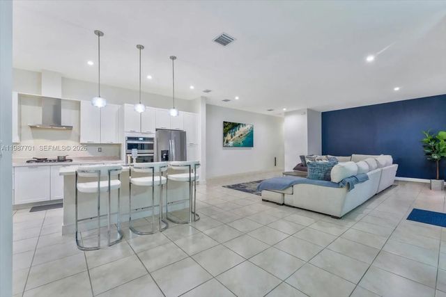 4 of 49 - 4346 Nw 81st Avenue, Doral, FL
