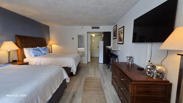 3 of 8 - 19201 Collins Avenue #105, Sunny Isles Beach, FL