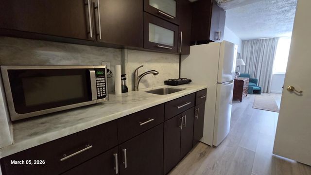 5 of 8 - 19201 Collins Avenue #105, Sunny Isles Beach, FL
