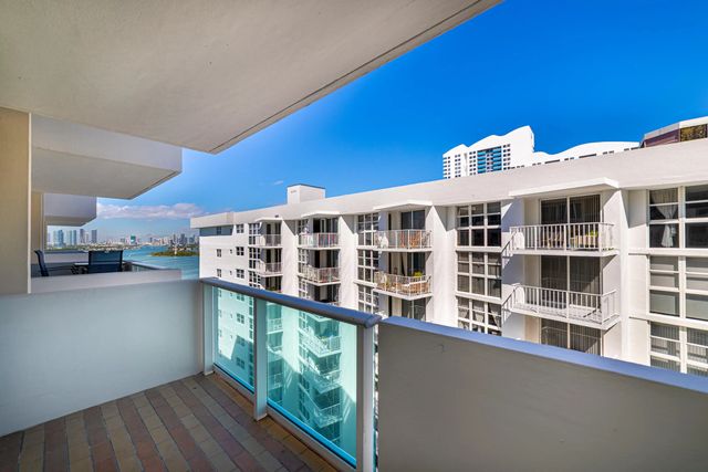 5 of 33 - 1200 West Avenue #1521, Miami Beach, FL
