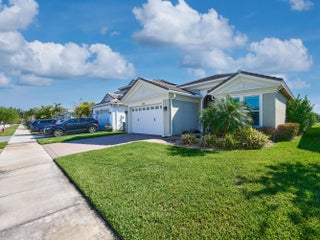 Photo of Listing #B26005733