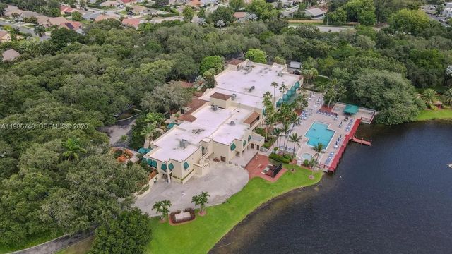 9461 Evergreen Place #305, Davie