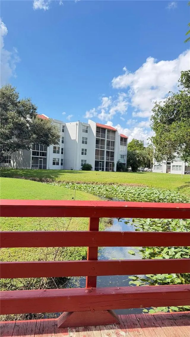 3 of 22 - 9461 Evergreen Place #305, Davie, FL