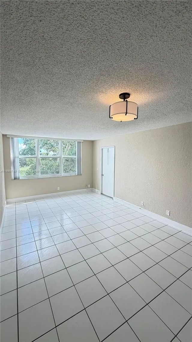4 of 22 - 9461 Evergreen Place #305, Davie, FL