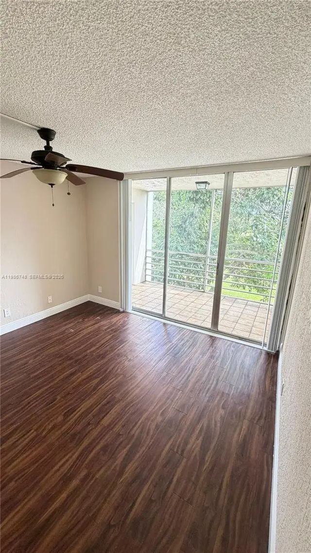 5 of 22 - 9461 Evergreen Place #305, Davie, FL