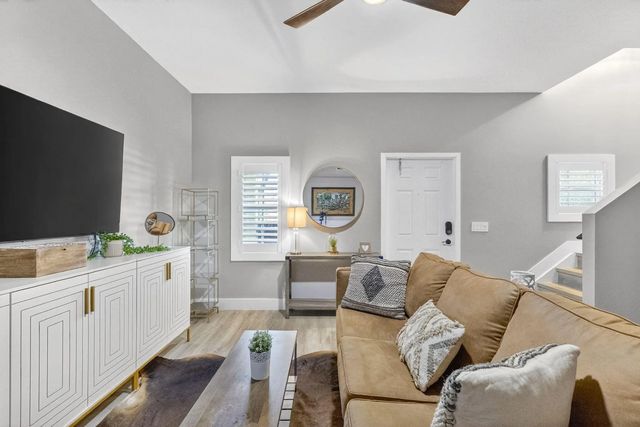 3 of 72 - 724 Sw 1st Avenue, Pompano Beach, FL