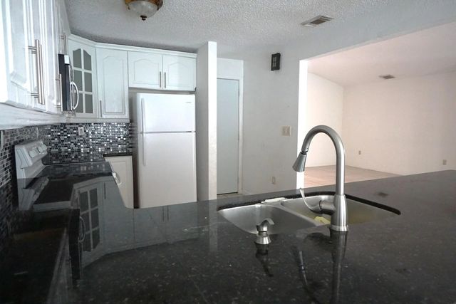 5 of 21 - 18011 Sw 139th Court, Miami, FL