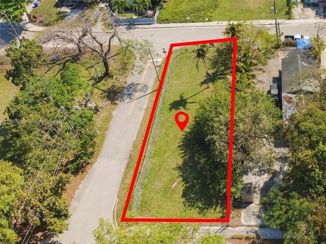 800 Nw 30th Street, Miami