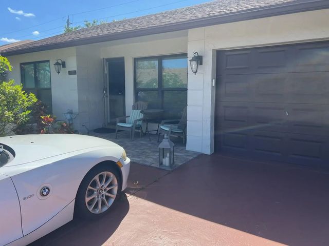 2 of 7 - 1591 Sw 23rd  Way, Deerfield Beach, FL