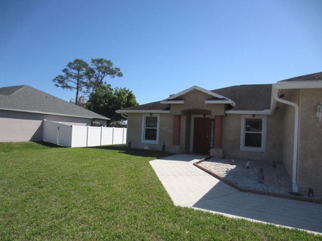 2 of 23 - 4702 Seagrape Drive, Fort Pierce, FL