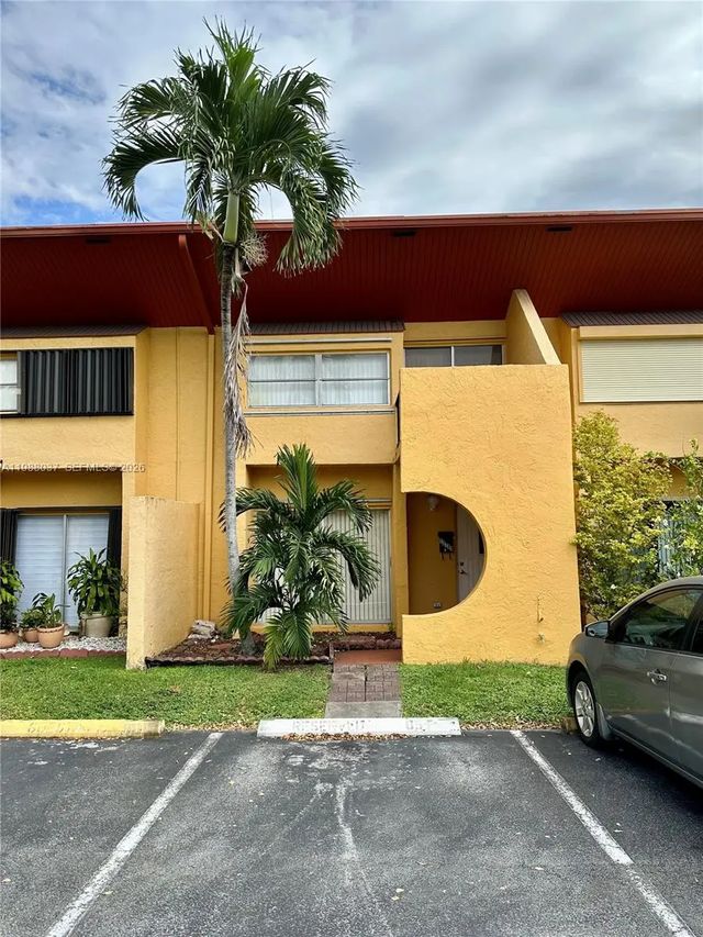 2 of 12 - 13705 Sw 84th Street #f, Miami, FL