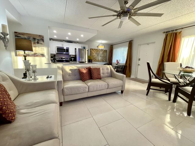 5 of 7 - 3200 Springdale Boulevard #107, Palm Springs, FL