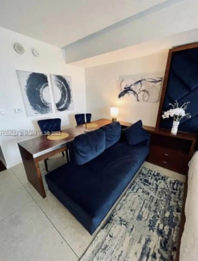 2 of 18 - 50 Biscayne Boulevard #607, Miami, FL