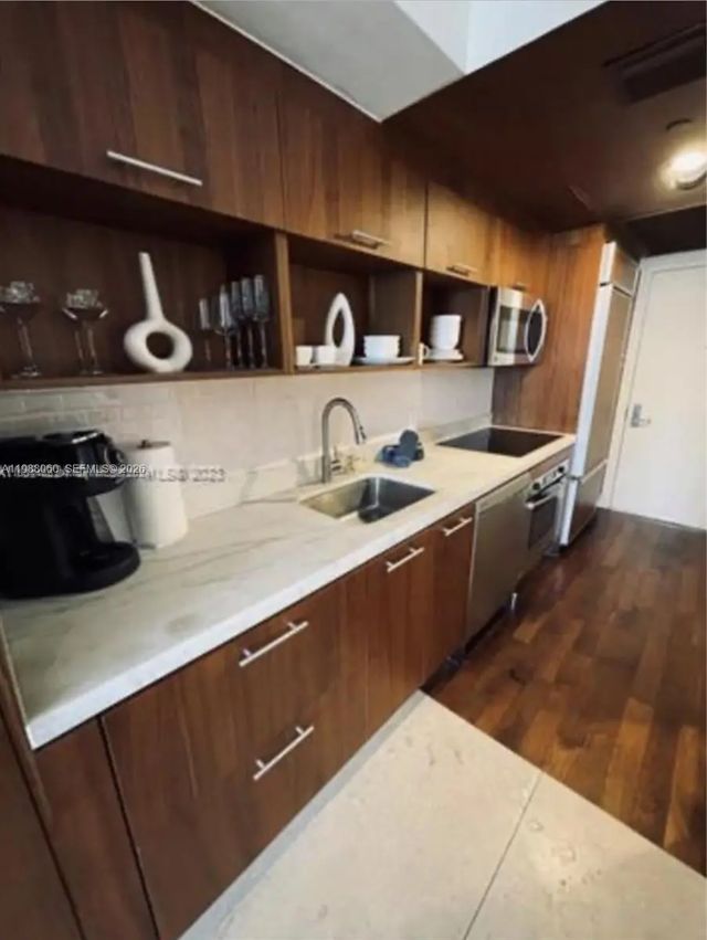 4 of 18 - 50 Biscayne Boulevard #607, Miami, FL