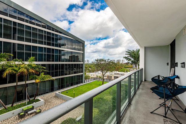 4 of 33 - 2960 Ne 207th Street #708, Aventura, FL