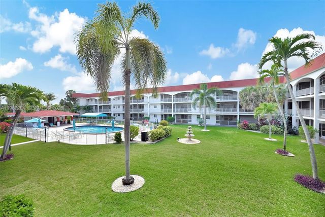580 Egret Drive #122, Hallandale Beach