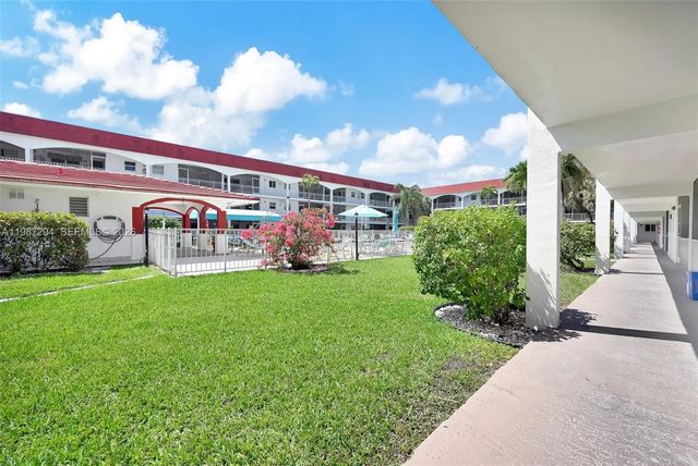 4 of 41 - 580 Egret Drive #122, Hallandale Beach, FL