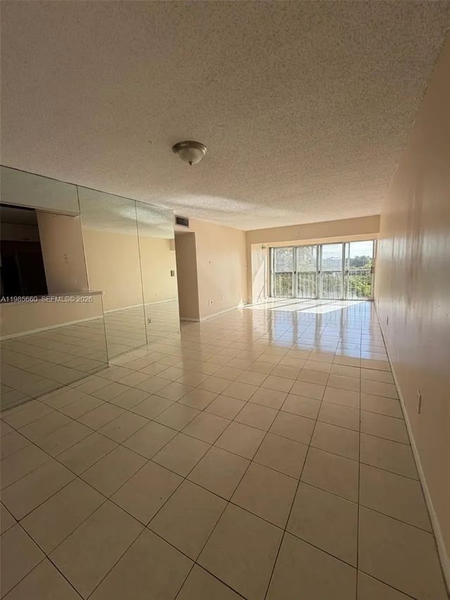 9180 Fontainebleau Boulevard #401, Miami