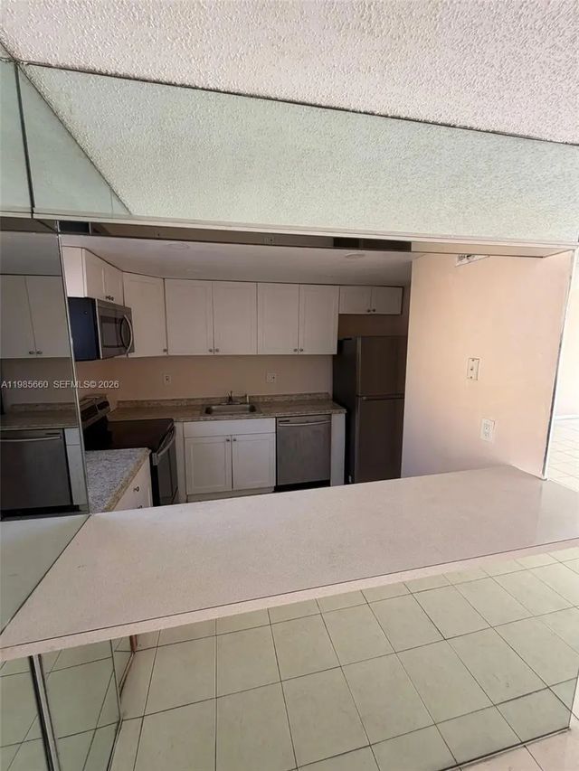 4 of 15 - 9180 Fontainebleau Boulevard #401, Miami, FL