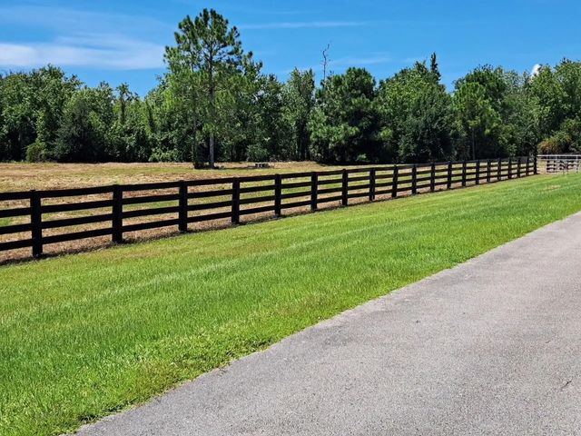 2 of 9 - 13520 Se 22nd  Lane, Okeechobee, FL