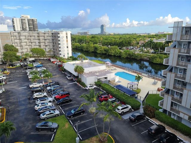 3 of 23 - 3475 N Country Club Drive #202, Aventura, FL
