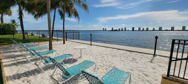 1125 Lake Shore Drive #202, Lake Park