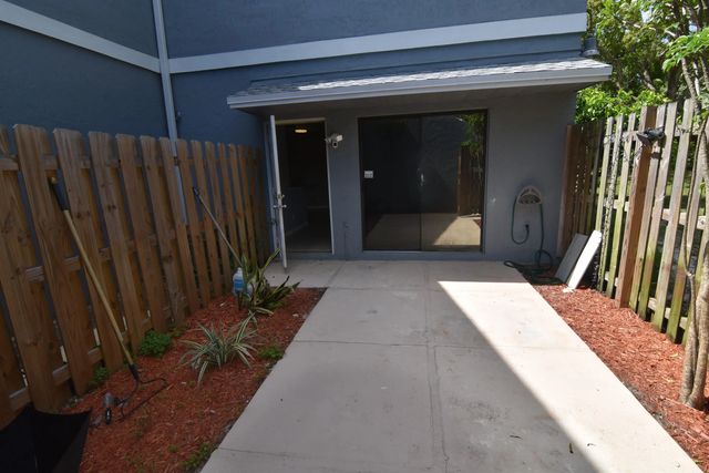 2 of 11 - 3 Crossings Circle #b, Boynton Beach, FL