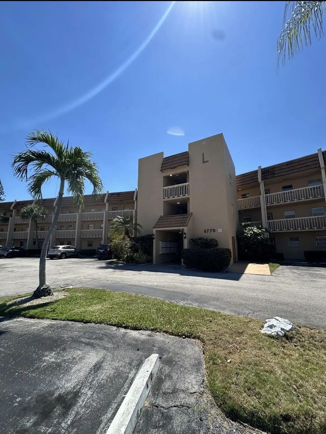 6770 Royal Palm Boulevard #207l, Margate