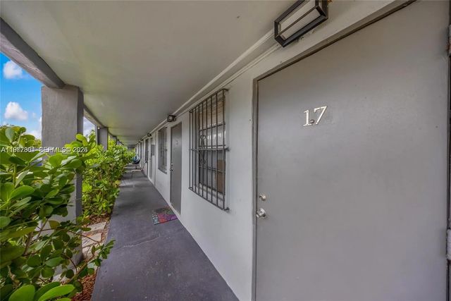 3 of 31 - 5807 Sw 25th Street #1-18, West Park, FL