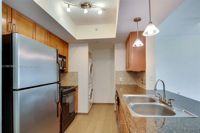 5 of 14 - 2000 N Bayshore Drive #506, Miami, FL