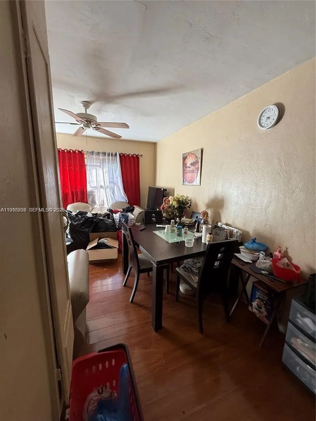 4 of 10 - 551-553 Ne 133rd Street, North Miami, FL