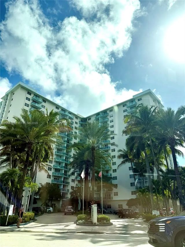 3901 S Ocean Drive #5w, Hollywood