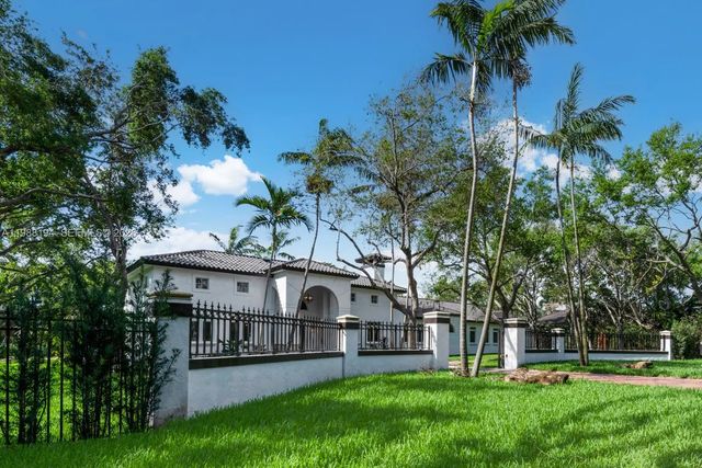 4 of 61 - 6200 Sw 130th Terrace, Pinecrest, FL
